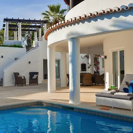 Beautiful 4 Bedroom With Private Heated Pool Ac Located On The Prestigious Clube Carveiro Carvoeiro (Lagoa)