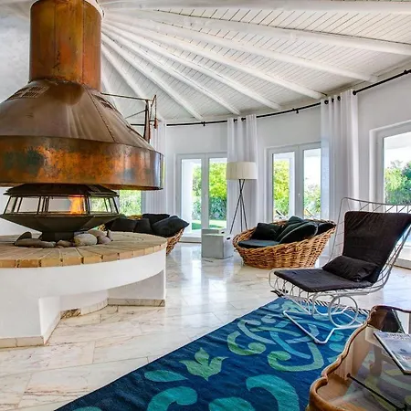 Beautiful 4 Bedroom With Private Heated Pool Ac Located On The Prestigious Clube Carveiro *