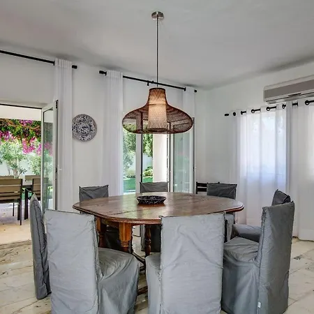 Maison d'hôtes Beautiful 4 Bedroom With Private Heated Pool Ac Located On The Prestigious Clube Carveiro Carvoeiro (Lagoa)