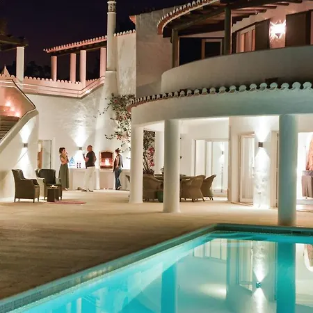 Beautiful 4 Bedroom With Private Heated Pool Ac Located On The Prestigious Clube Carveiro * Carvoeiro (Lagoa)