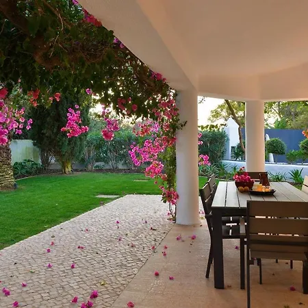 Beautiful 4 Bedroom With Private Heated Pool Ac Located On The Prestigious Clube Carveiro Carvoeiro (Lagoa)