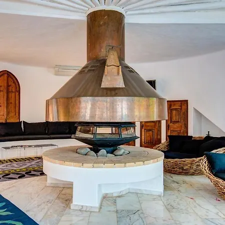 Beautiful 4 Bedroom With Private Heated Pool Ac Located On The Prestigious Clube Carveiro Gasthuis *